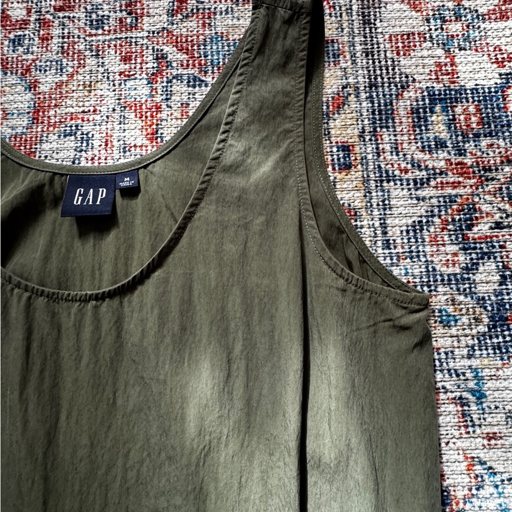 GAP Women's SAGE Green Top Sz M  Ties in front at waist ! - Picture 2 of 5